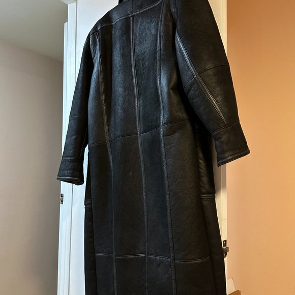 Men's Black Shearling Coat - Picture 3 of 5